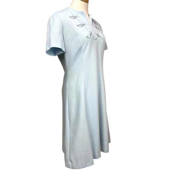 Vintage 70s Short Sleeve Light Blue Mod Shift Dress Womens (M) Midi Embroidered - Picture 3 of 6